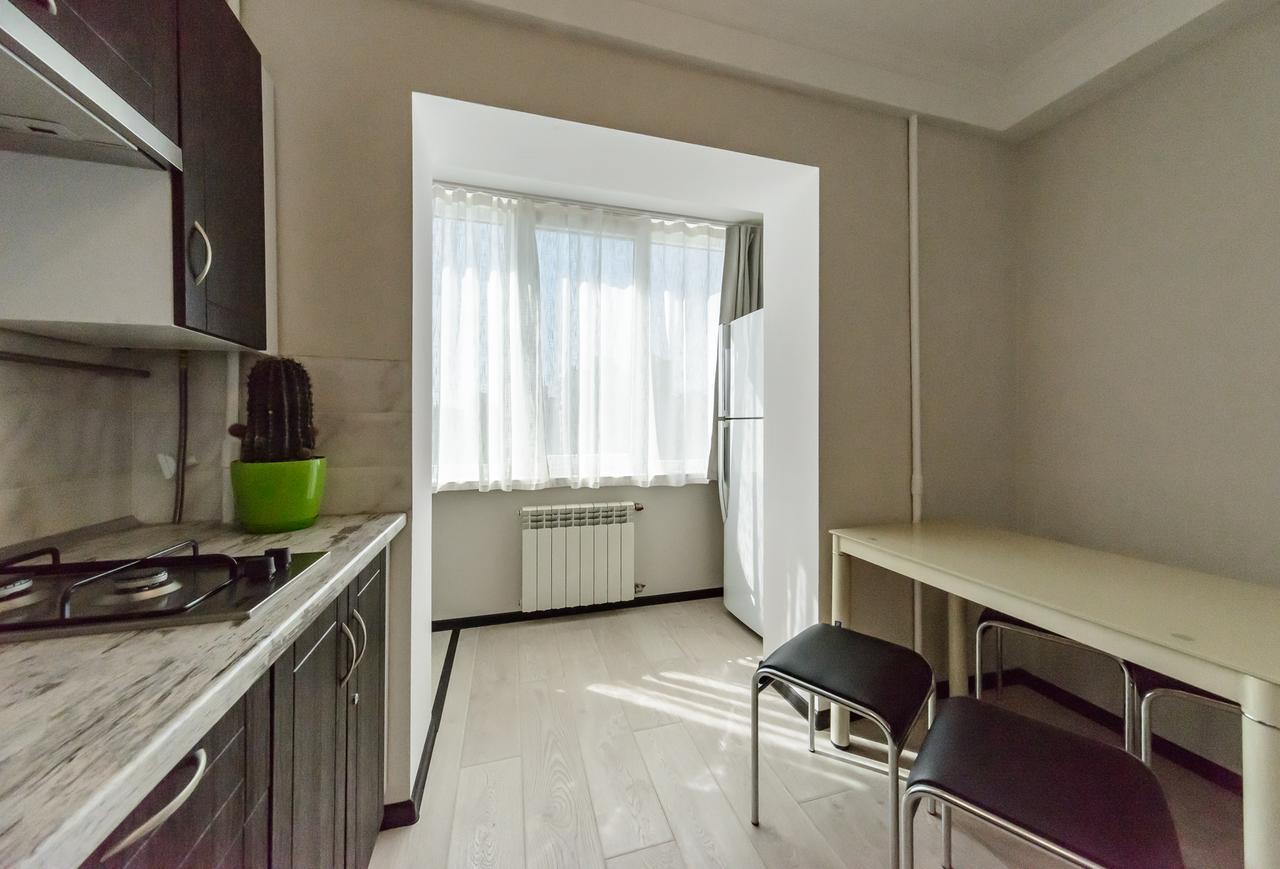 Artal Apartment On Iordanskaya 22 Kiev Luaran gambar