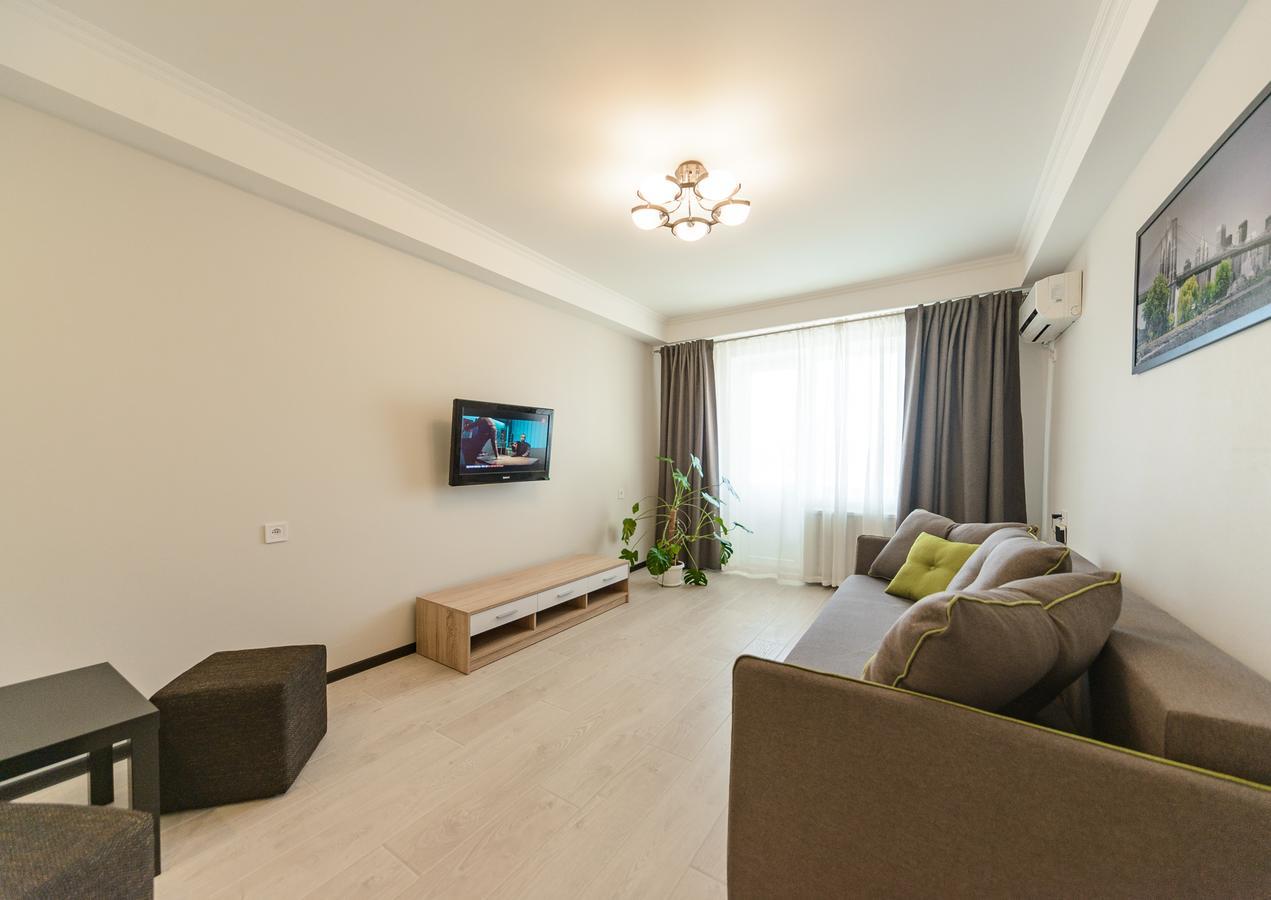 Artal Apartment On Iordanskaya 22 Kiev Luaran gambar