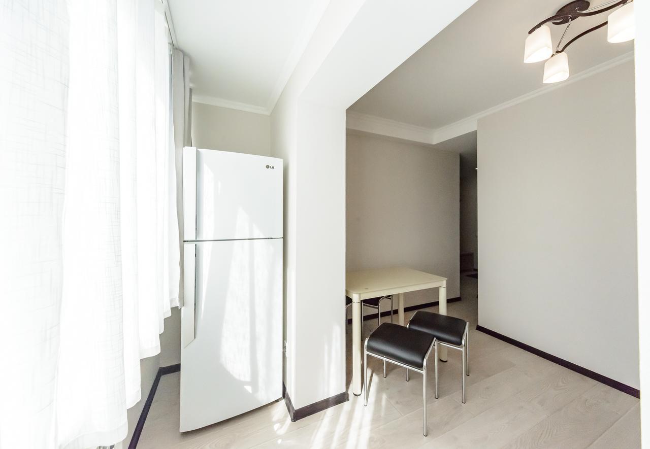 Artal Apartment On Iordanskaya 22 Kiev Luaran gambar