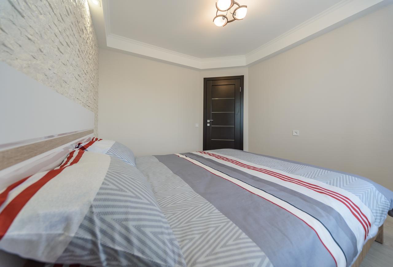 Artal Apartment On Iordanskaya 22 Kiev Luaran gambar