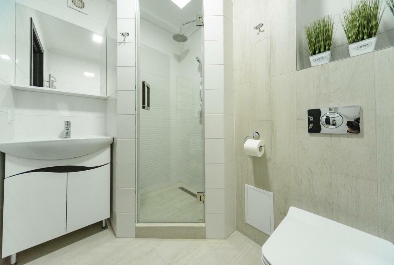Artal Apartment On Iordanskaya 22 Kiev Luaran gambar